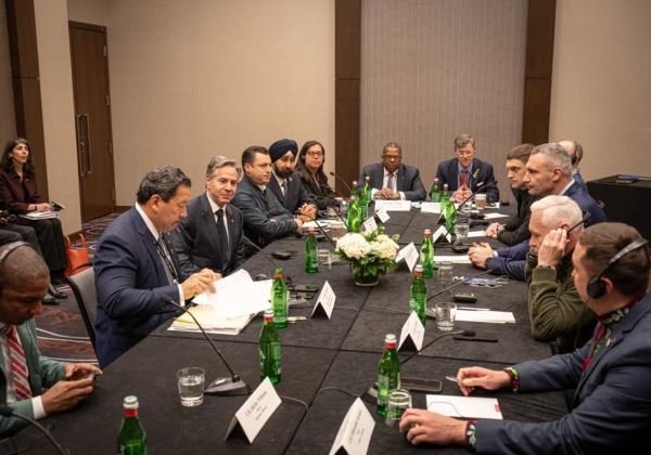 Vice-prefeita de Salvador se reúne com secretário de Estado dos EUA