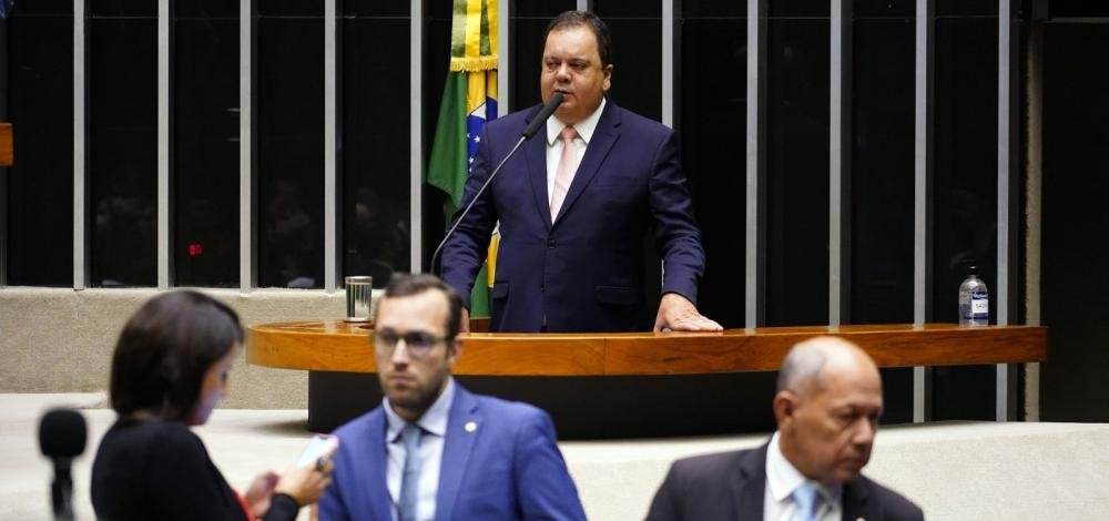 Com apoio integral da bancada do União, derrota de Lula no Congresso teve 'ajuda' de 16 deputados da Bahia