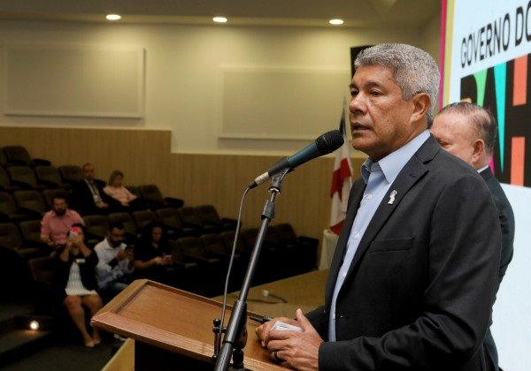 Governador diz que nem todos os policiais terão câmeras corporais em fardamento