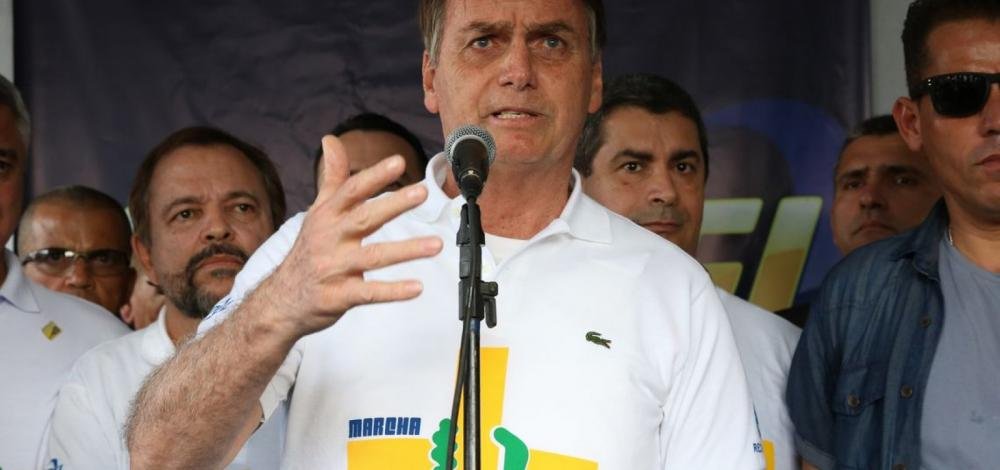 Bolsonaro decide revogar decreto que facilita porte de arma de fogo e edita outros três