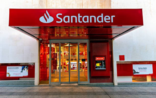Santander com vagas para contratação de assessores de investimento na Bahia