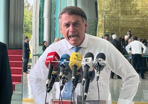 TSE retoma julgamento de Bolsonaro nesta terça-feira