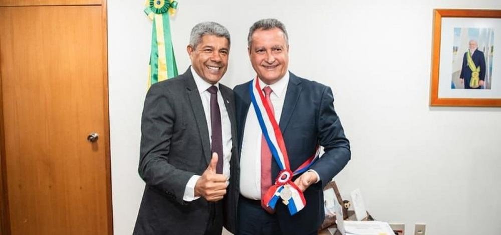 Rui Costa é o quinto ex-governador da Bahia a receber medalha da Ordem 2 de Julho de Jerônimo Rodrigues