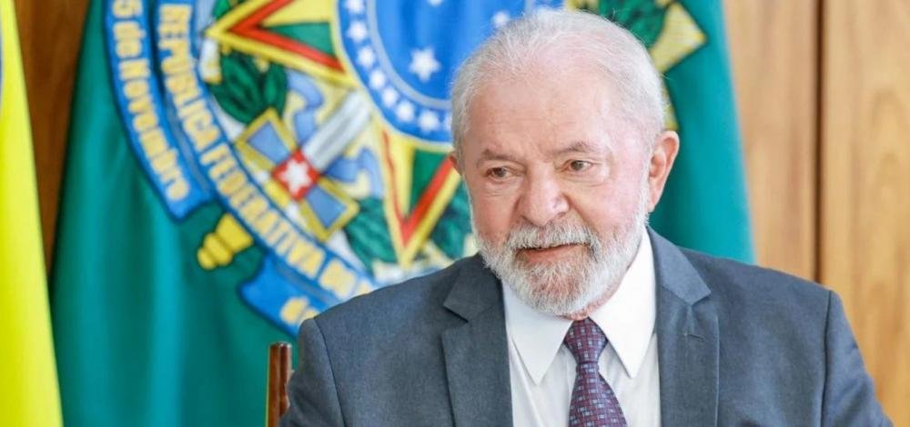 Lula diz que não é obrigação do MEC cuidar de escolas cívico-militares