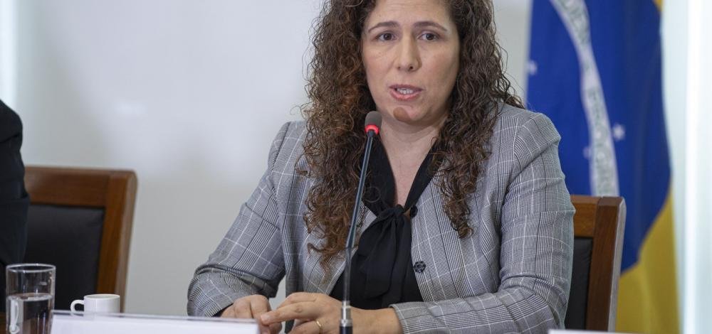 Ministra anuncia 2.480 novas vagas em concursos do governo federal, com salários de até R$ 21 mil