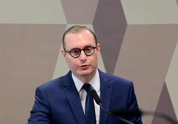 Cristiano Zanin toma posse como novo ministro do STF