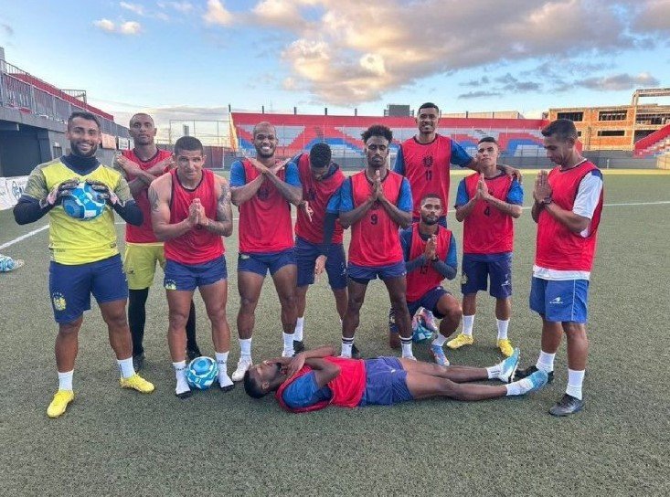 Prefeita de Feira repudia postagem do adversário do BA de Feira simulando morte na Arena Cajueiro