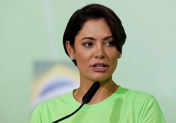 Na mira da PF, Michelle Bolsonaro mantém agenda política pelo Brasil