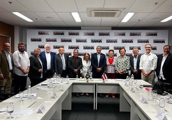 Jerônimo se reúne com bancada do PT para aprofundar diálogo com parlamentares