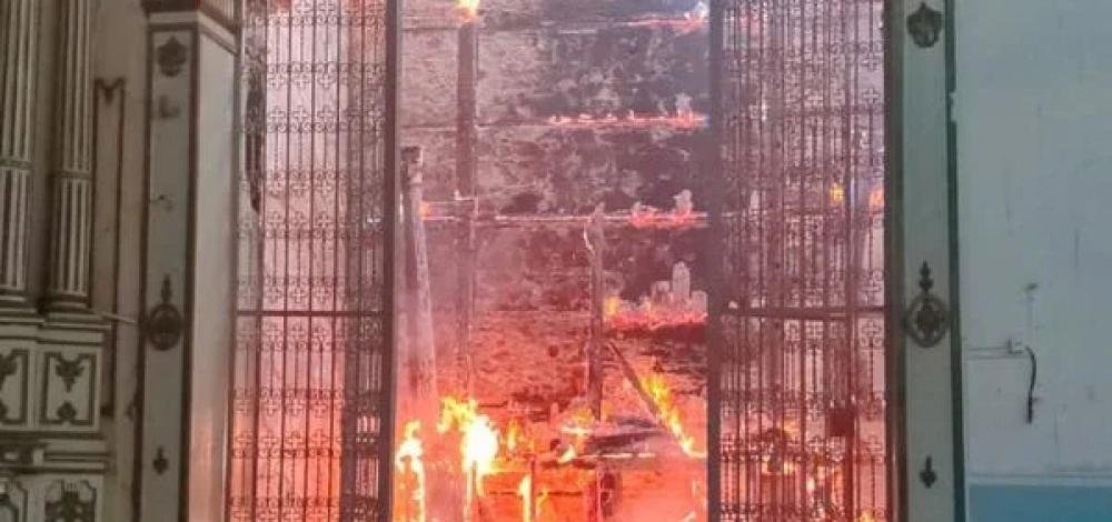 Igreja Matriz de Valença é incendiada e Secult anuncia convênio emergencial