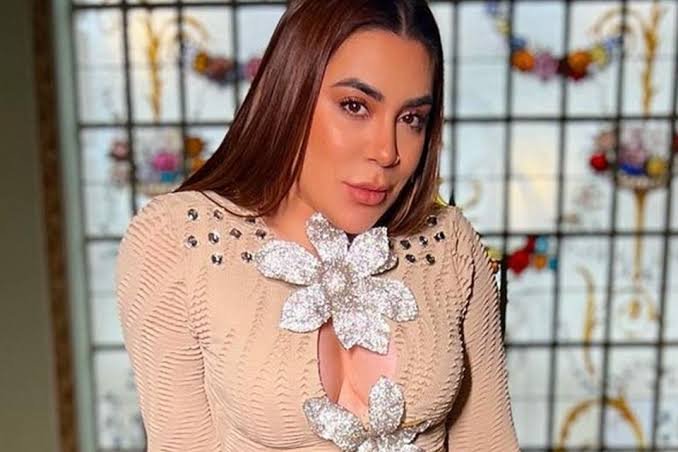 Naiara Azevedo revela que faturava milhões, mas só recebia R$ 1 mil do ex