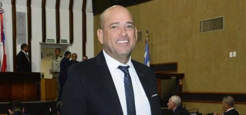 Deputado diz que está à disposição da Justiça após ser denunciado por lavagem de dinheiro e agiotagem