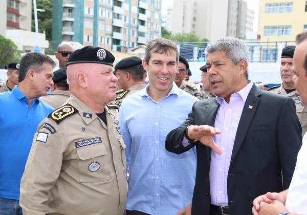 Finalizada licitação, Jerônimo prevê avanços com câmeras na PM