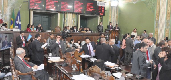 'Esticando' 2 de Julho, Câmara de Salvador não deve ter votações na próxima semana