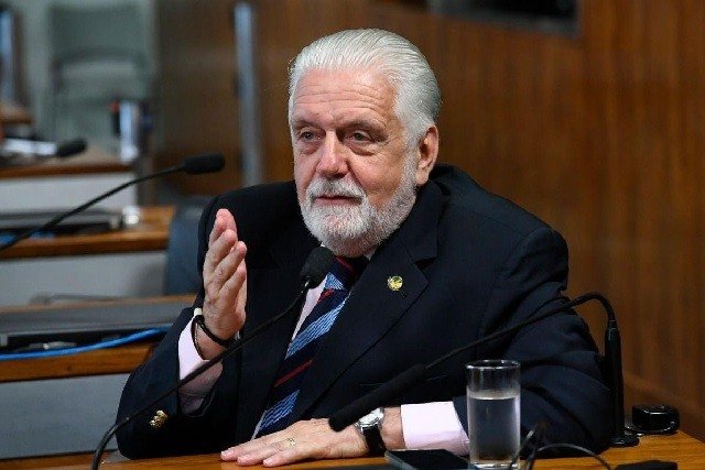 Wagner anuncia visita de Lula à Bahia em janeiro e diz que participação do presidente na campanha em Salvador está indefinida
