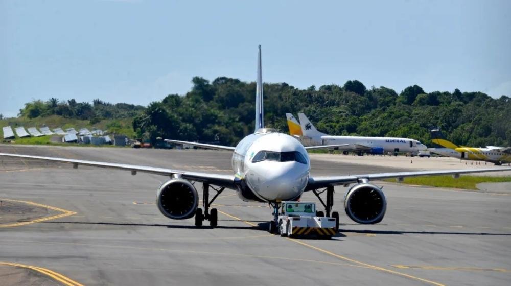 Avião faz pouso de emergência em Salvador após piloto sofrer desmaio a bordo