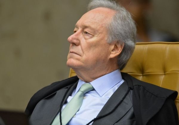 Lula nomeia Lewandowski, e novo ministro da Justiça começa a exercer cargo dia 1º