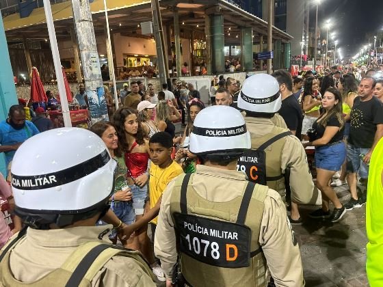 Turistas e militares aprovam a atuação da PM no Carnaval de Salvador