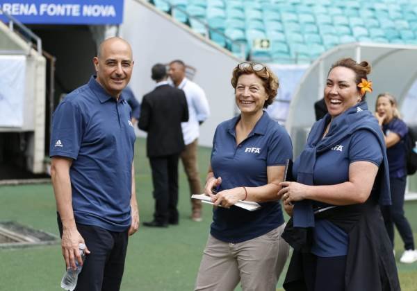 Após encontro com Lula, delegação da Fifa visita Salvador