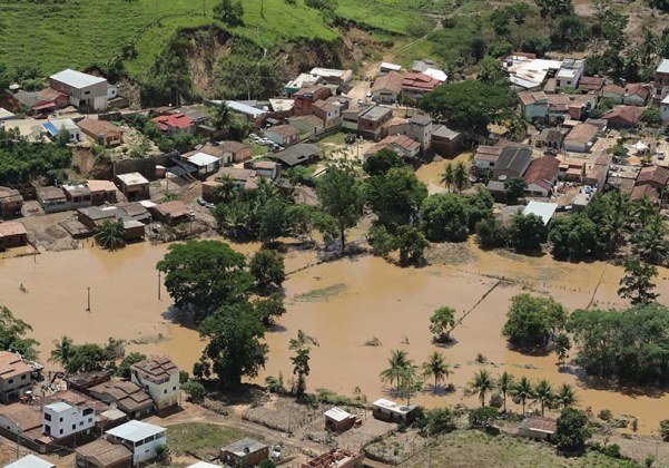 Chuva: 76 municípios afetados; destes 44 em situação de emergência
