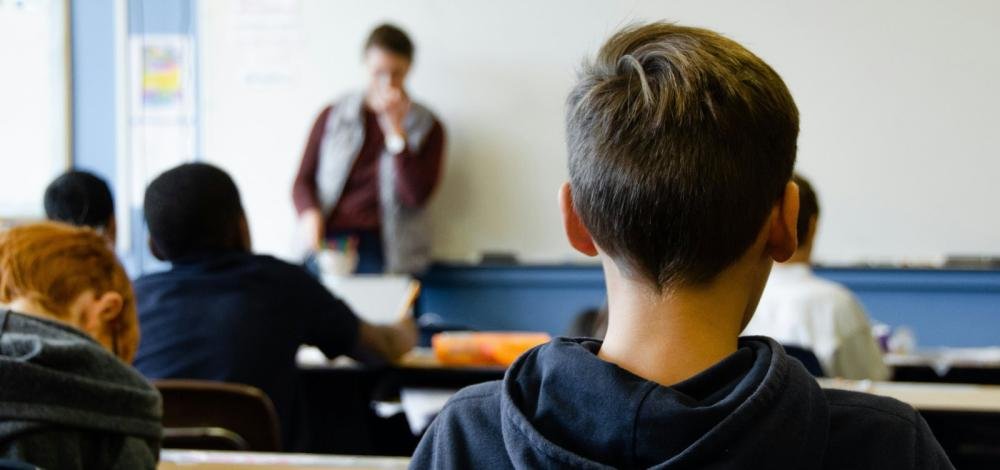 Bahia tem queda no número de pessoas analfabetas pelo segundo ano consecutivo, aponta IBGE