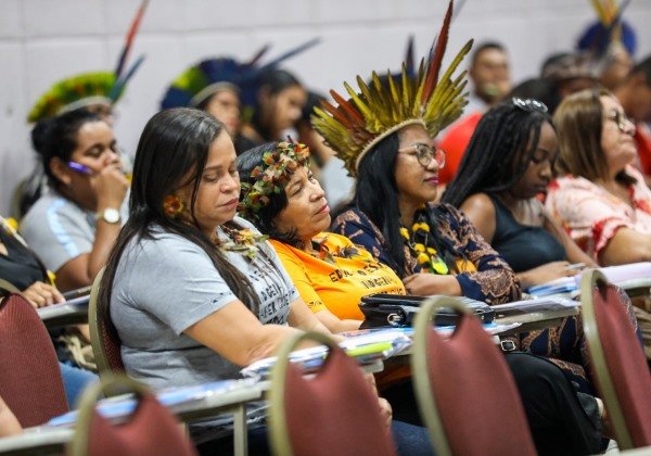 Projeto deixa classes inicias de professores indígenas com salário abaixo do piso nacional