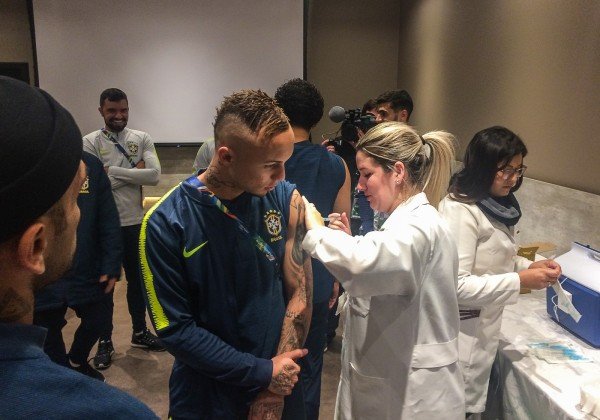 Jogadores da Seleção são vacinados contra caxumba após diagnóstico de Richarlison