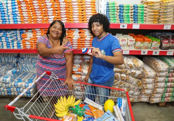 Estudantes baianos podem usar crédito do Bolsa Presença nesta segunda-feira (15)