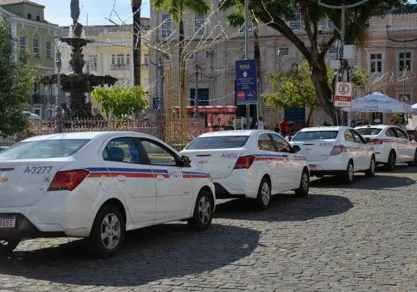 Taxistas ganham incentivo para aquisição de carros elétricos