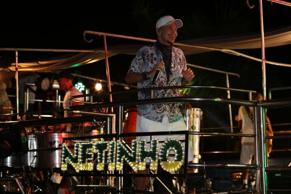 De volta à Micareta de Feira, Netinho anima folião pipoca 