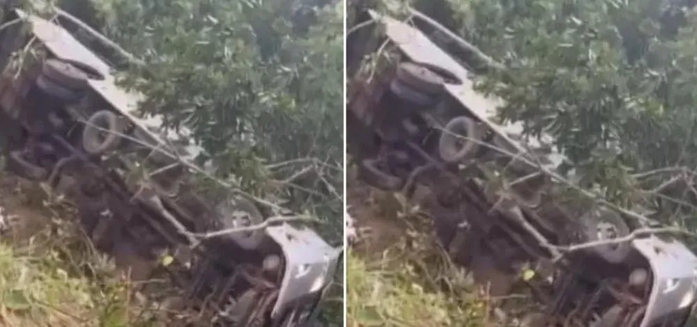 Ônibus cai de ribanceira e deixa quatro mortos na Bahia