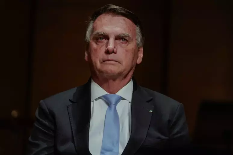 Jair Bolsonaro provoca Gleisi Hoffmann