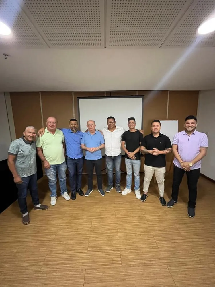Jorge Oliveira se reúne com José Ronaldo e veredores da base que o apoiam para presidente da Câmara