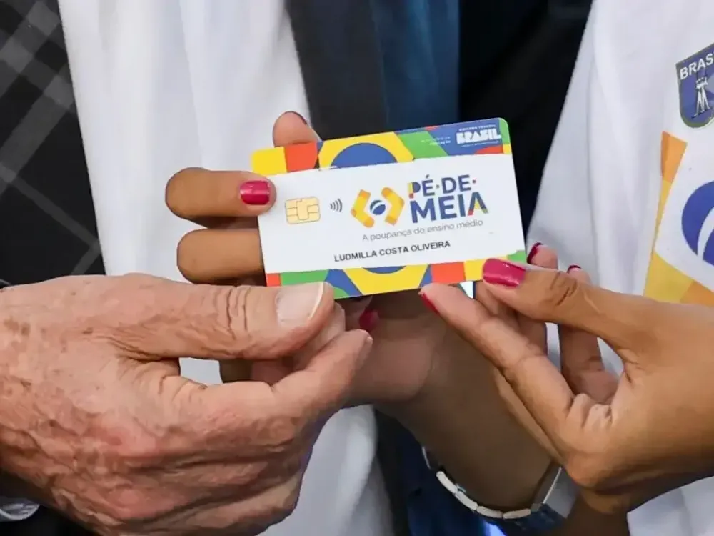 Pé-de-Meia abre cadastro para bolsas de R$ 1.050; veja como participar