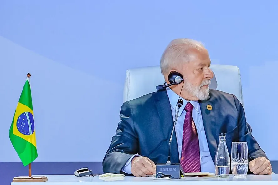 Lula diz que pretende fechar reforma ministerial após o Carnaval