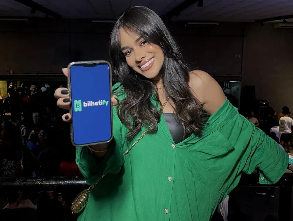 Feira de Santana se destaca com inovação na venda de ingressos via WhatsApp e inteligência artificial