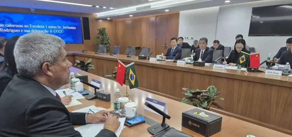 Jerônimo discute futuro da ponte Salvador-Itaparica em encontro com empresas chinesas