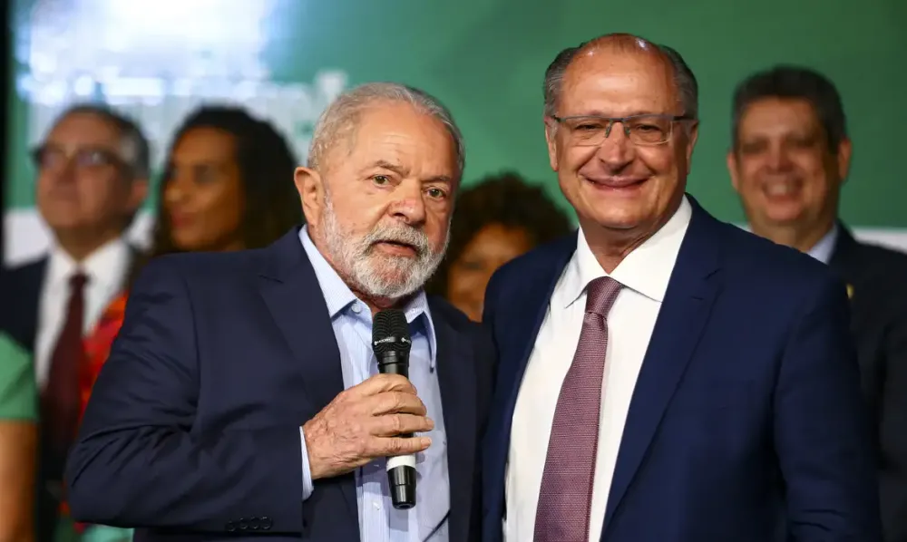 Lula embarca para o Canadá para participar da 51ª cúpula do G7