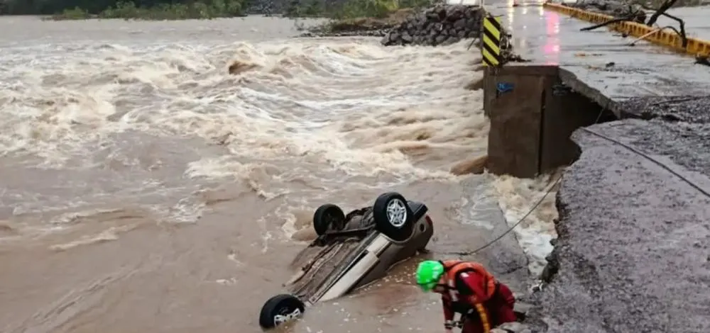 Chuvas obrigam quase 8 mil pessoas a deixarem suas casas no RS