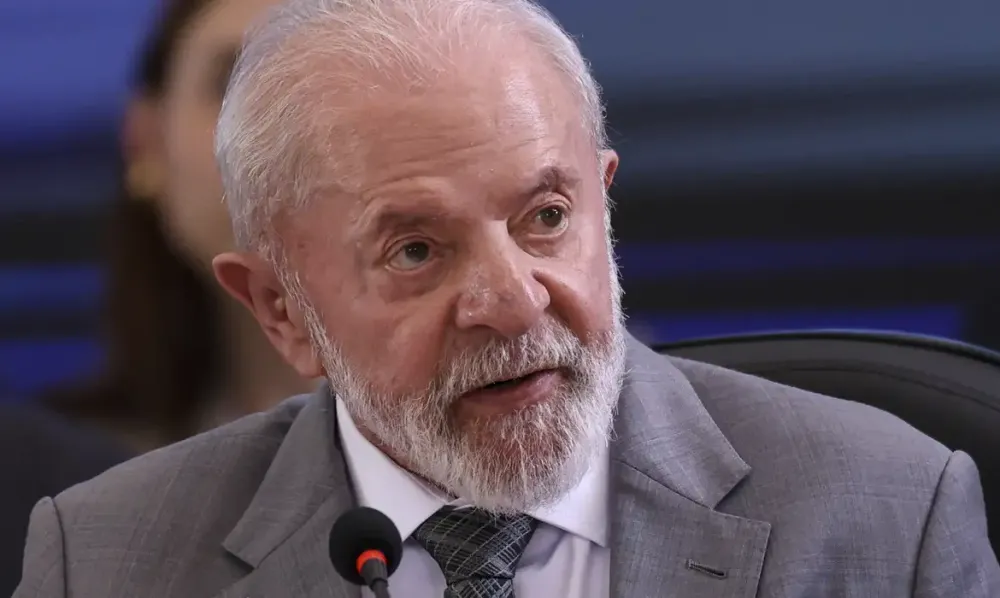 Lula se solidariza e determina que o Itamaray preste apoio à família Marins