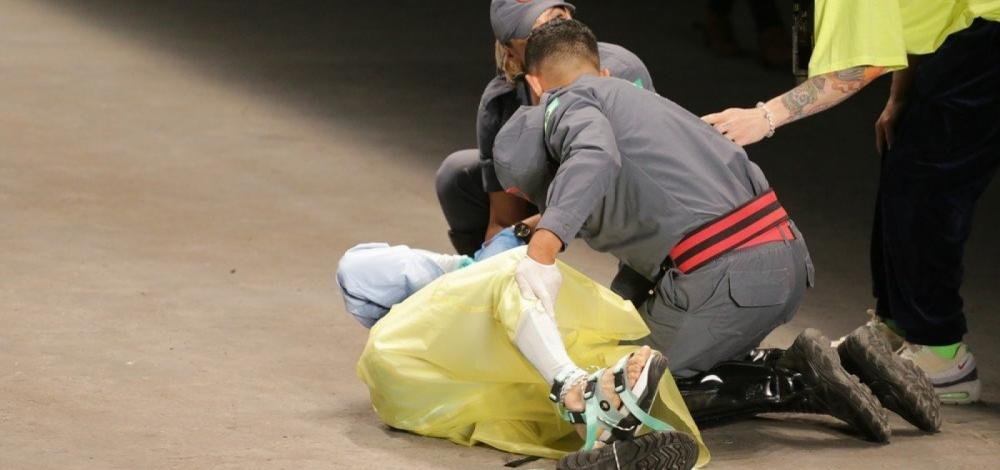 Modelo desmaia durante desfile no SPFW e morre no pronto-socorro