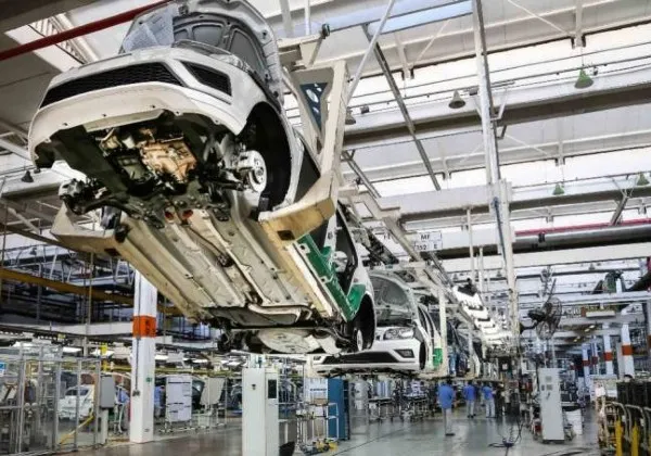 Montadoras alertam Lula sobre demissões em massa por causa de benefícios à BYD