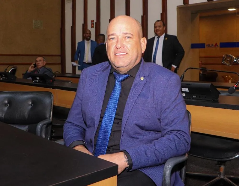 Binho Galinha pede reforma e ampliação do Galpão do Amendoim, na Queimadinha