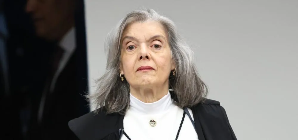 “A presente ação penal é quase um encontro do Brasil com o seu passado”, diz Cármem Lúcia em voto no STF