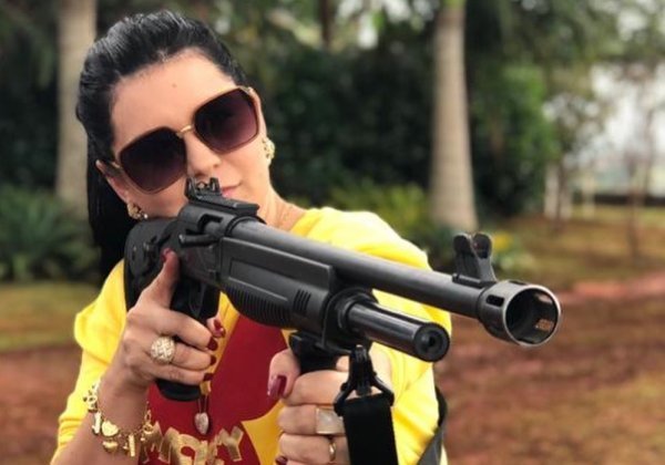 Vereadores pedem que SSP investigue armas usadas pelo casal Pimentel