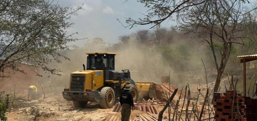 PF desmonta garimpo ilegal na Serra da Quixaba, no norte da Bahia