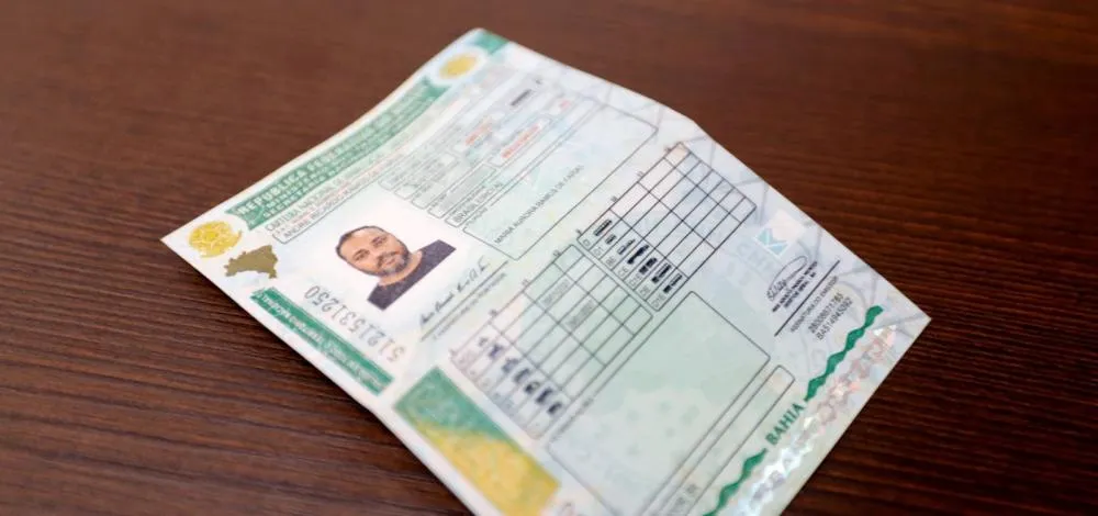 Bahia entrega primeira CNH do novo programa nacional