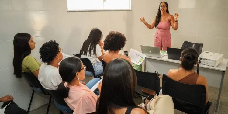 SESAU inicia capacitação de enfermeiras para ofertar novo método contraceptivo no município