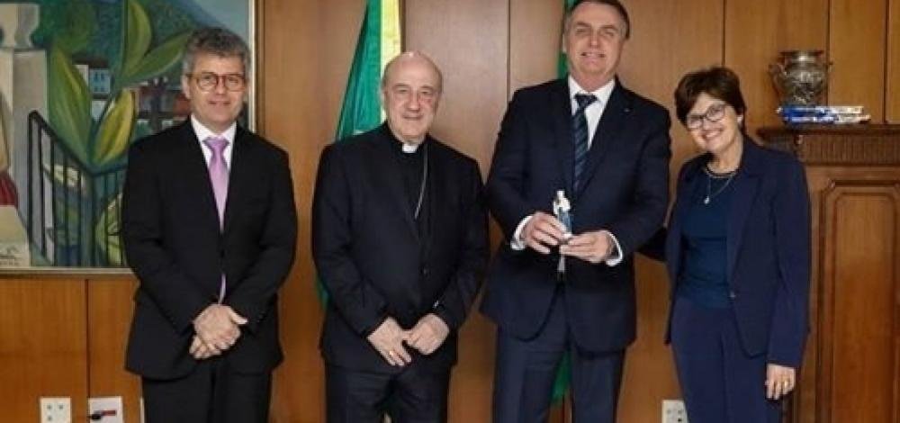 Bolsonaro deve participar da canonização de Irmã Dulce em Salvador