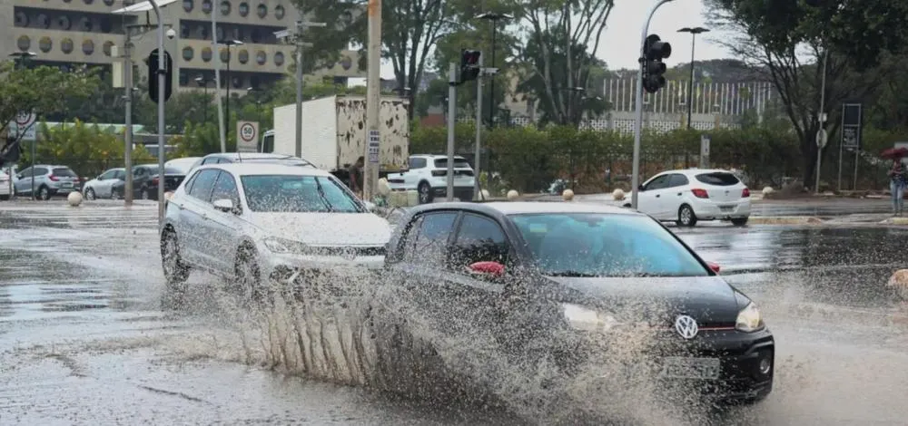 Inmet emite alerta de chuvas intensas para oito cidades da Bahia